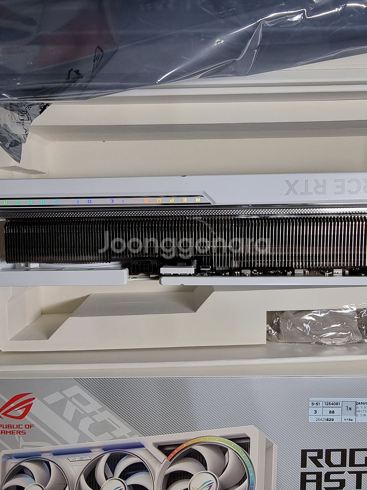 ASUS Astral 5080 WHITE OC 대원판--5