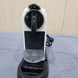 네스프레소 시티즈 커피머신