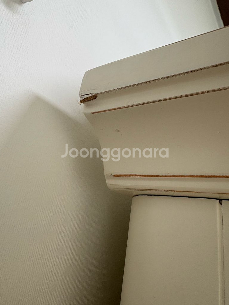 까사미아 카라걸 책장 판매해요--4