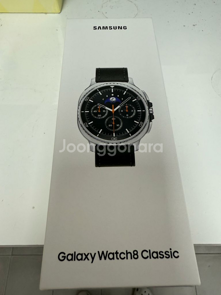 갤럭시워치8클래식 46mm 블랙 화이트--0