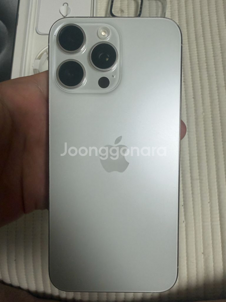 아이폰 15프로맥스 512 화이트 팝니다--1