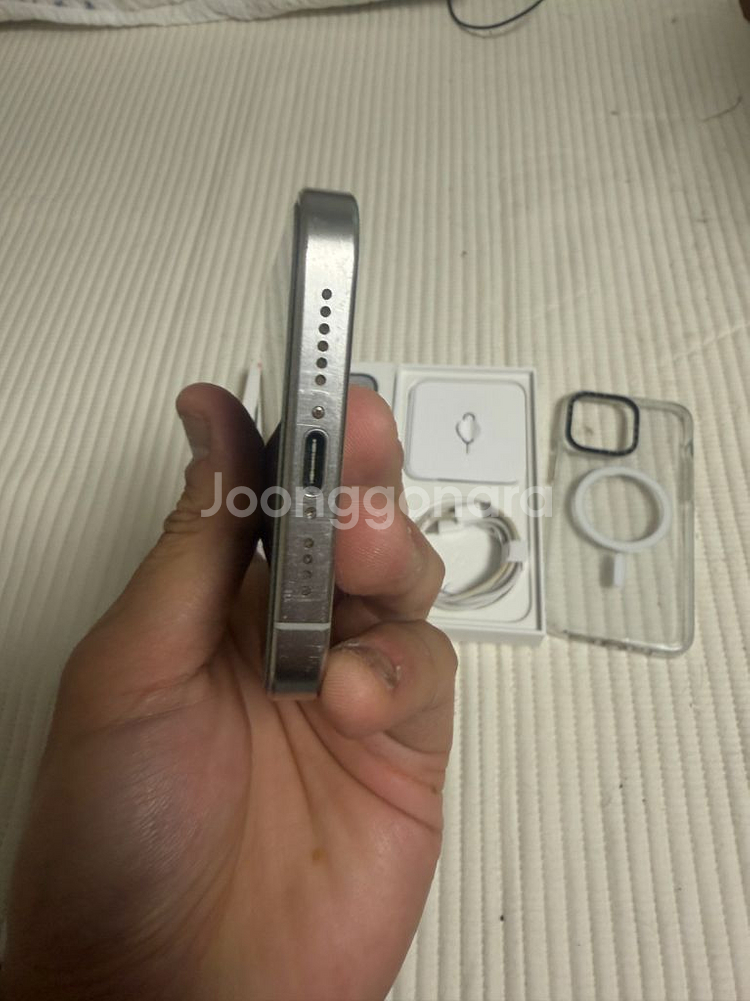 아이폰 15프로맥스 512 화이트 팝니다--5