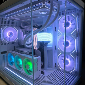 라이젠7 9800X3D RTX5080 화이트PC 신품