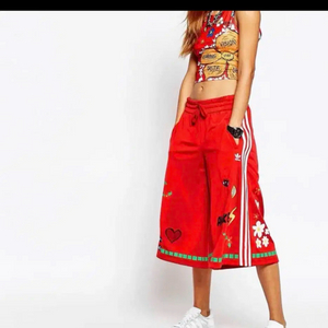 아디다스x퍼렐윌리암스 콜라보 하프 팬츠 레어템