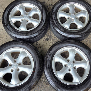 쌍용 카이런 18인치휠타이어 2555518 PCD130