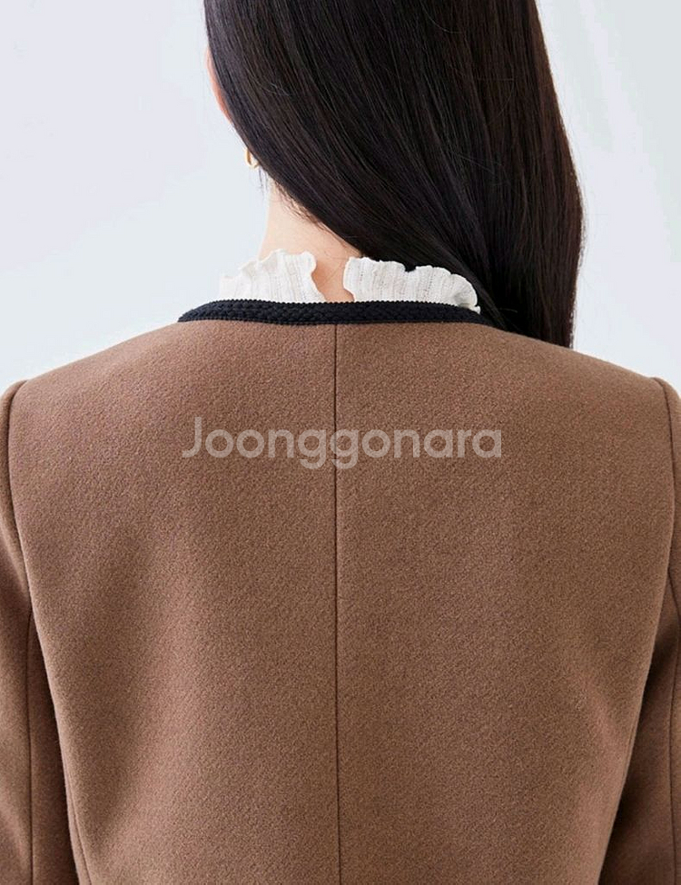 로엠 브라운 배색 라운드넥 자켓--6
