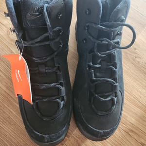 새제품) 나이키 시티부츠 275