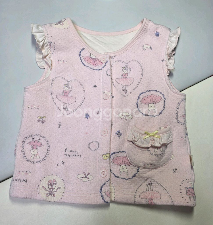 여아 3-4세 실내 보온 조끼. 및 기타.5천원.--0