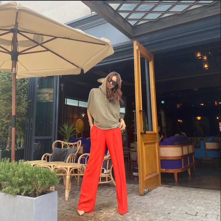 넘버프로젝트 레드 팬츠 이미지