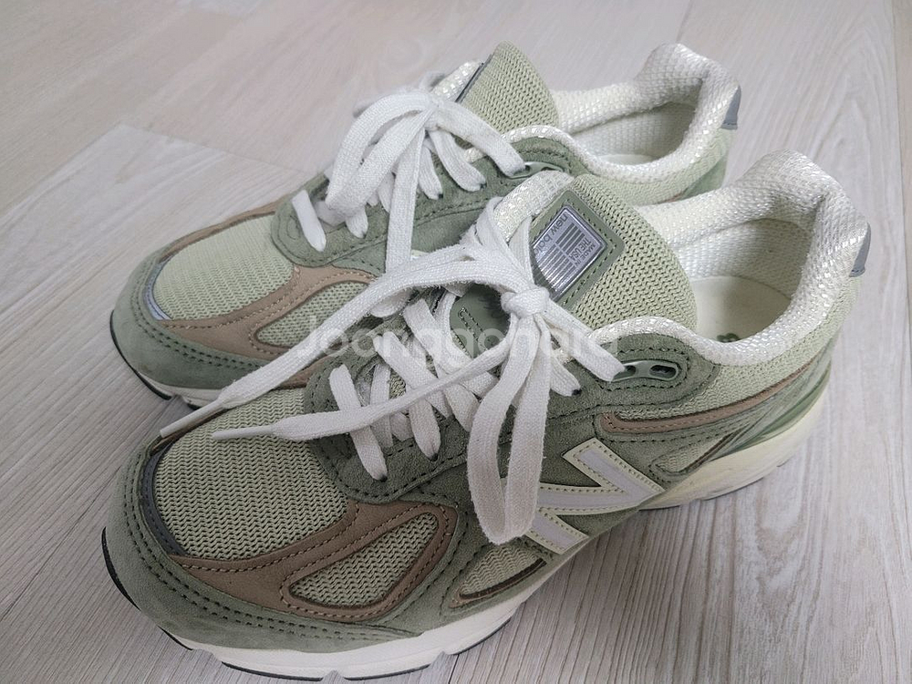 뉴발란스 v4 245mm u.s.a 생산 상태최고--0