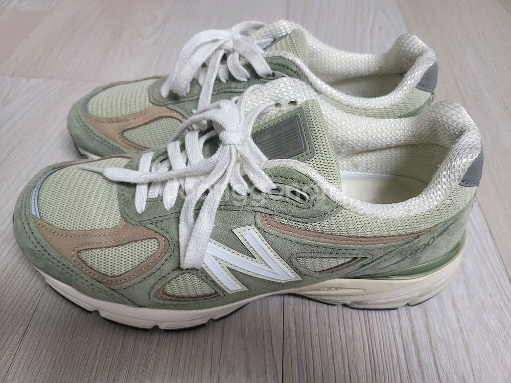 뉴발란스 v4 245mm u.s.a 생산 상태최고--1