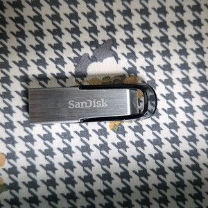 샌디스크 512GB USB 판매합니다