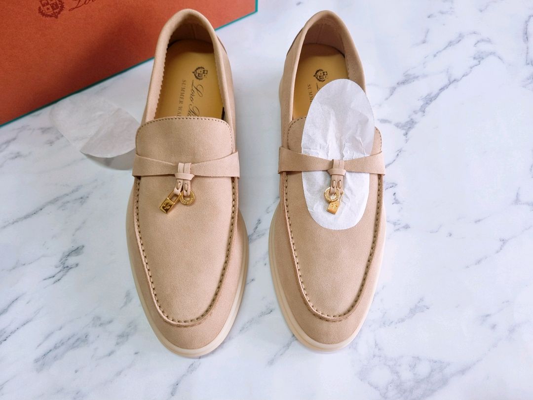 로로피아나 썸머 참 워크 로퍼 39사이즈 샌드스톤