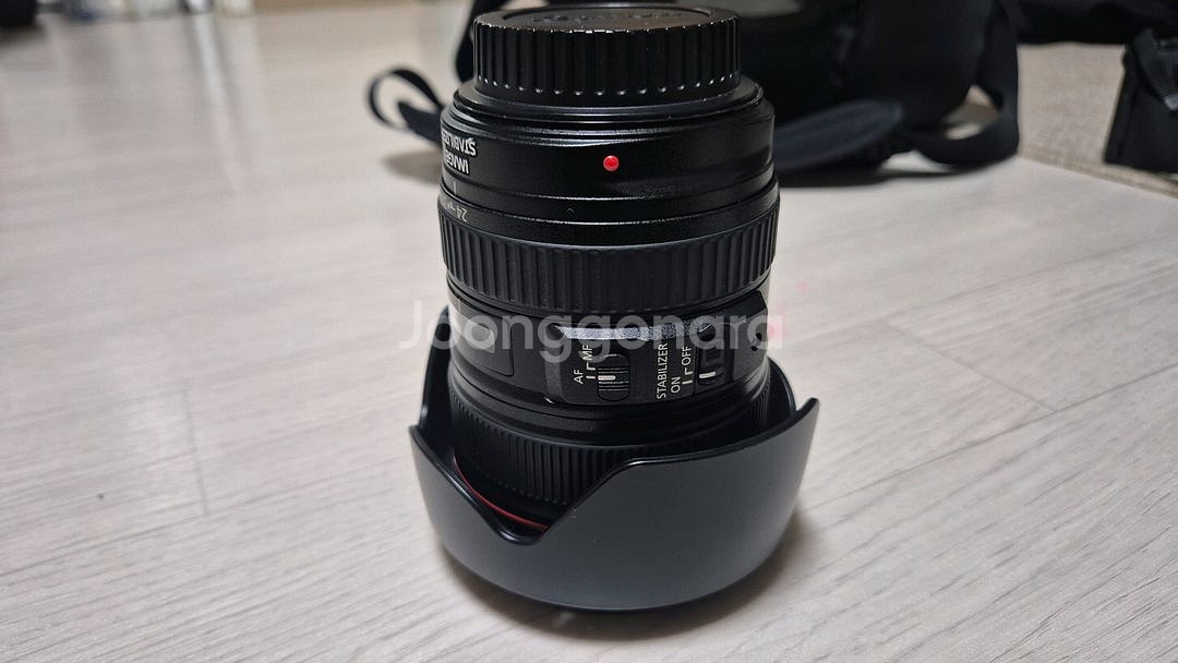 캐논 24-105mm f4 L 표준 줌렌즈입니다.--0