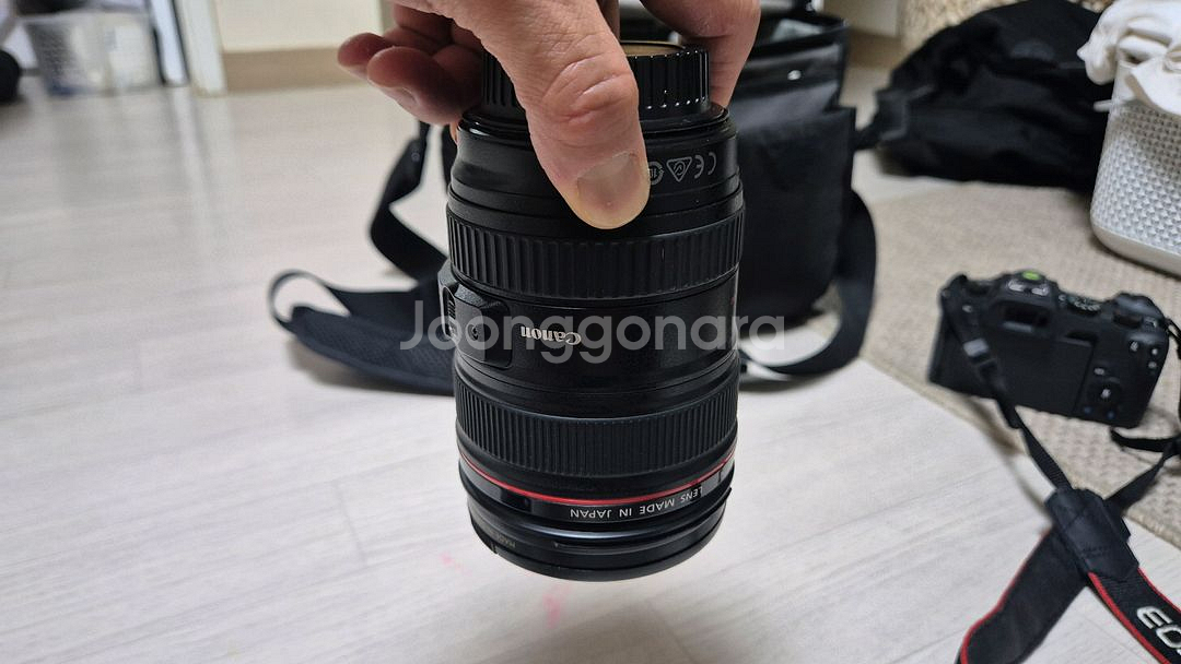 캐논 24-105mm f4 L 표준 줌렌즈입니다.--2