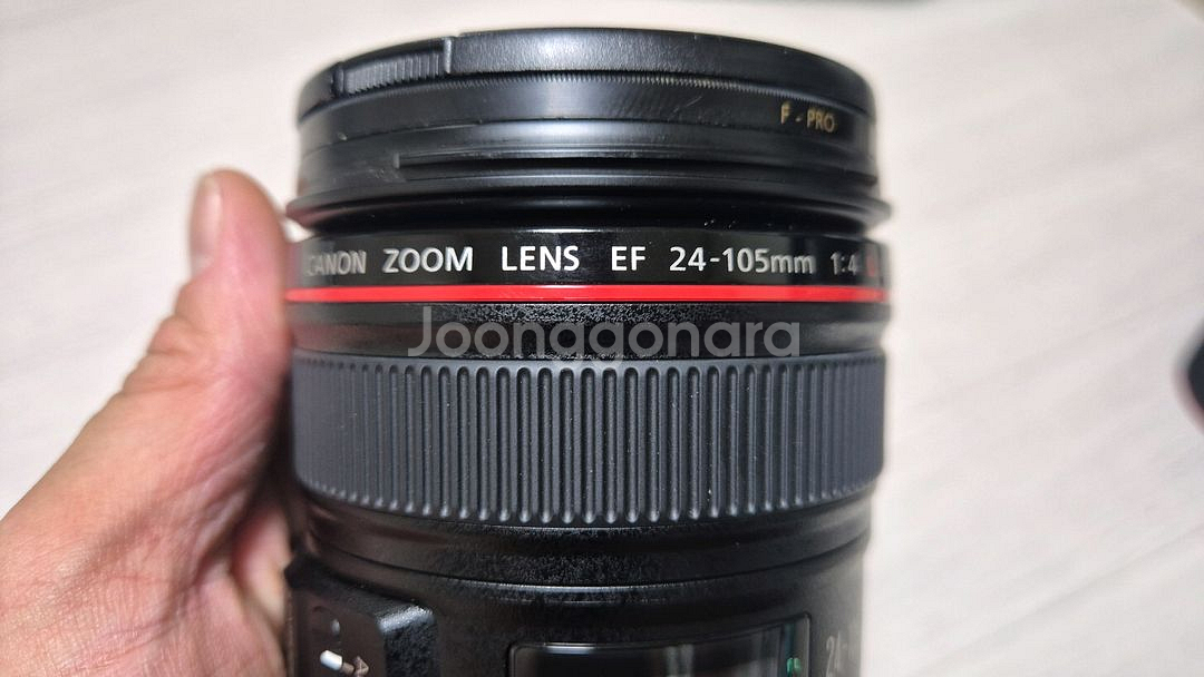 캐논 24-105mm f4 L 표준 줌렌즈입니다.--1