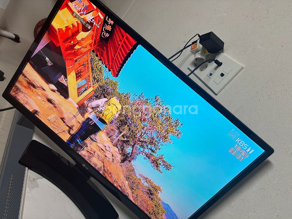 28인치 led tv 엘지 텔레비 모니터 겸용 lg 티--2