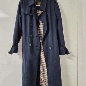 아쿠아스텀 aquascutum 네이비색 트렌치 코트