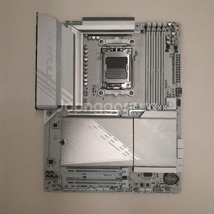 GIGABYTE B850 AORUS ELITE WIFI--3