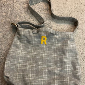 르버앤코 R 로고 체크 숄더백