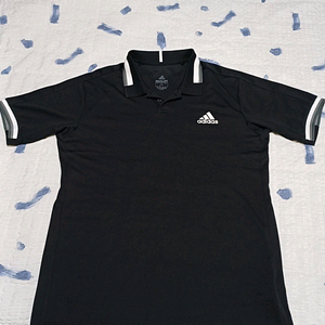 아디다스 테니스반팔 실측110 가슴57 기장77
