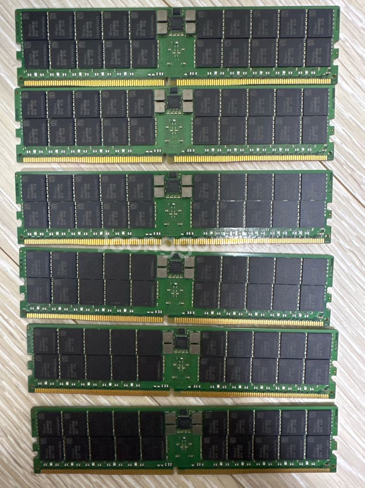 SK하이닉스 DDR5 64GB 램--1