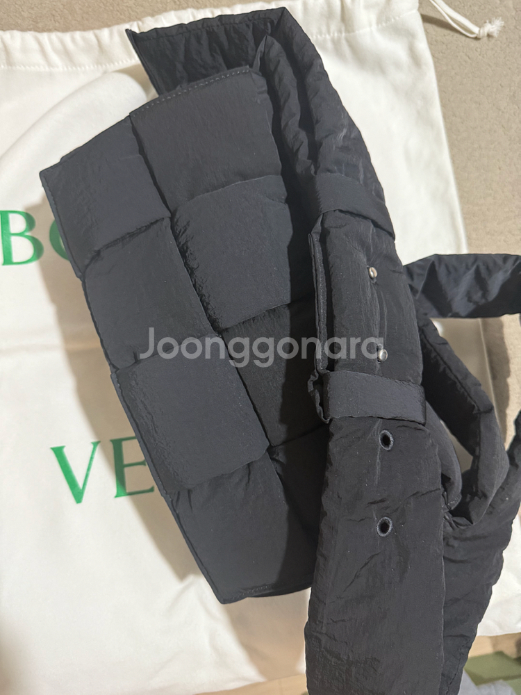 보테가베네타 패디드 카세트백--3