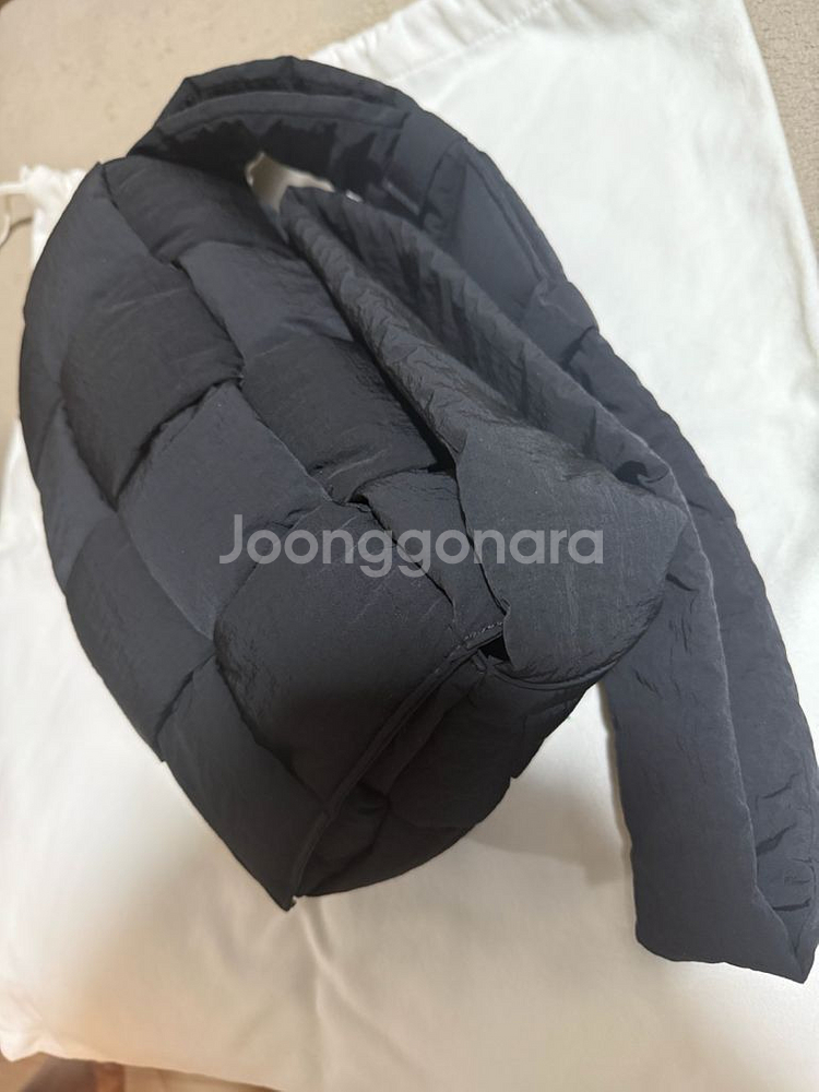 보테가베네타 패디드 카세트백--4