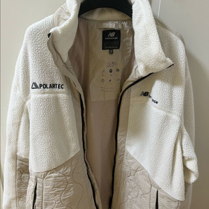 뉴발란스 플리스