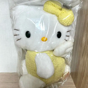 고전 키티 노란 인형 엔젤 날개