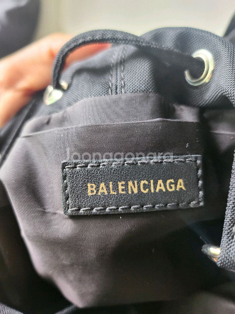 발렌시아가 버킷백xs--3