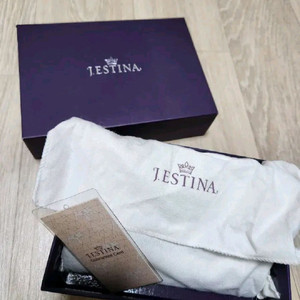 제이에스티나 중지갑