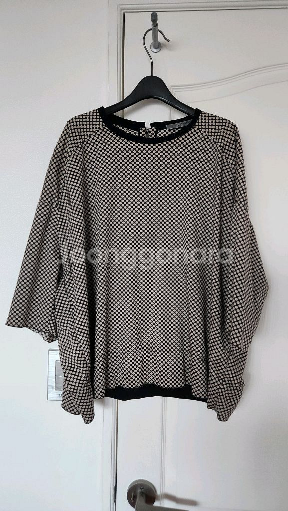 르베이지 블라우스 티셔츠--4