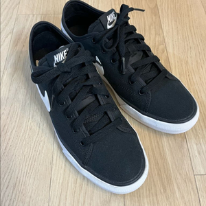 나이키 캔버스 스니커즈 225
