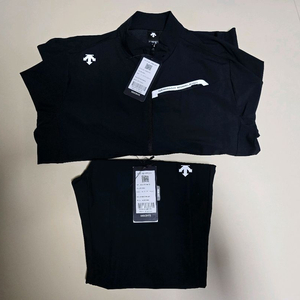 데상트코리아정품 간절기 트레이닝 세트 새상품 판매.