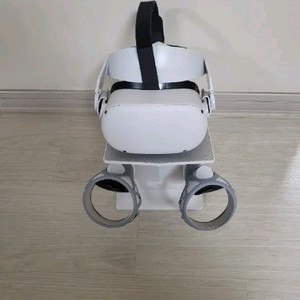 오큘러스 퀘스트2팝니다 게임100가지있어요