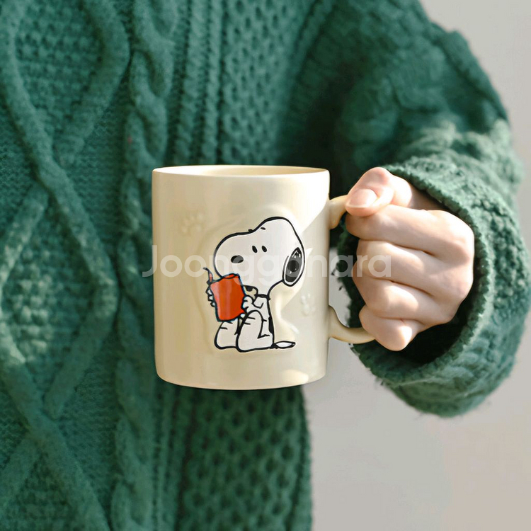 피너츠 양각 머그 (스누피 머그컵)--1