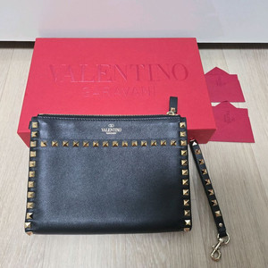 발렌티노 락스터드 클러치백