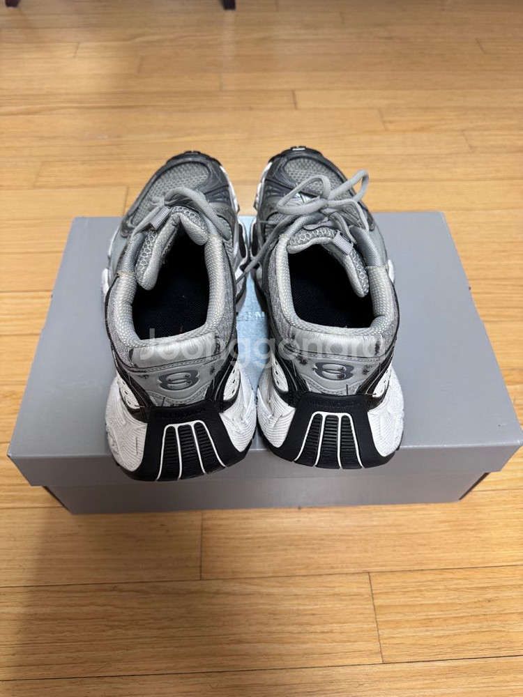 발렌시아가 스테이플러 스니커즈 그레이 42사이즈--1