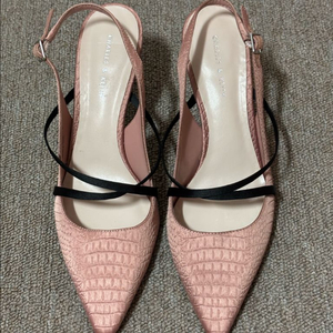 찰스앤키스 스틸레토 슬링백 39(250) 착샷