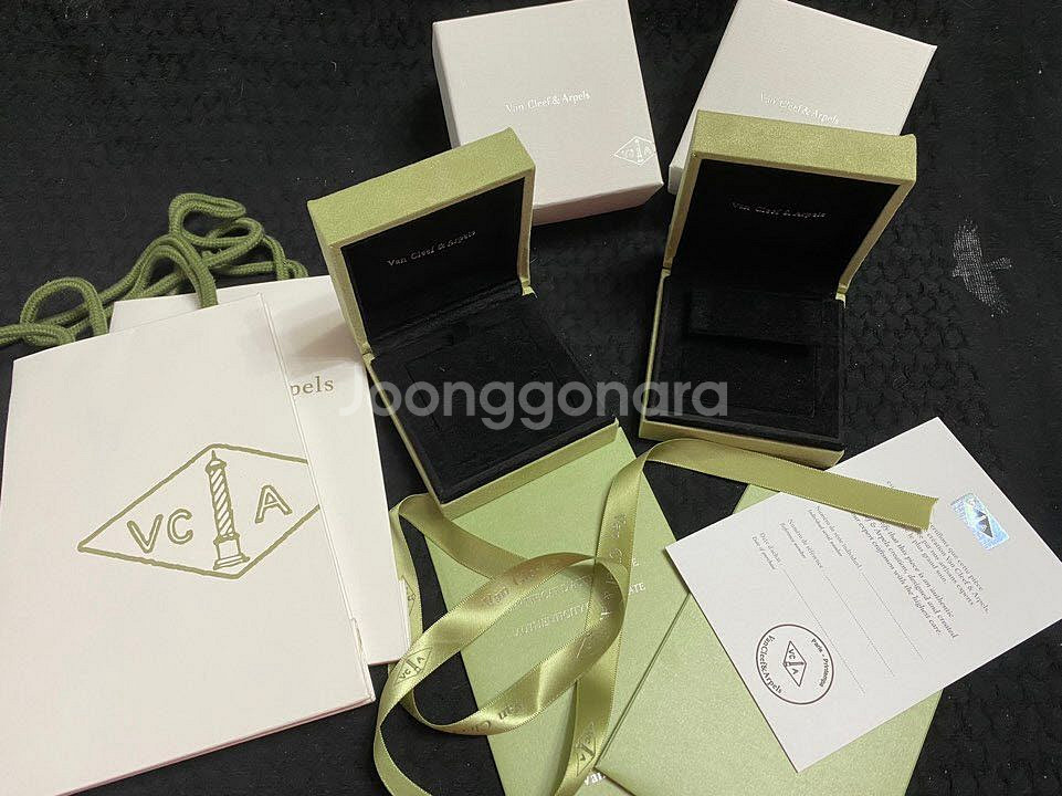 반클리프케이스 판매합니다--0