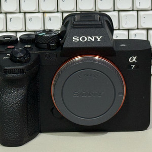 Sony A7M4