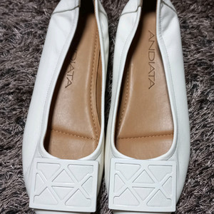 미사용 안디아타 단화구두 230