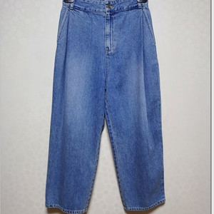 구호플러스 Curved Fit Tuck 데님 팬츠