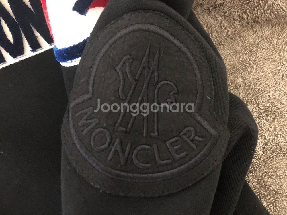 몽클레어 지니어스 맨투맨--2