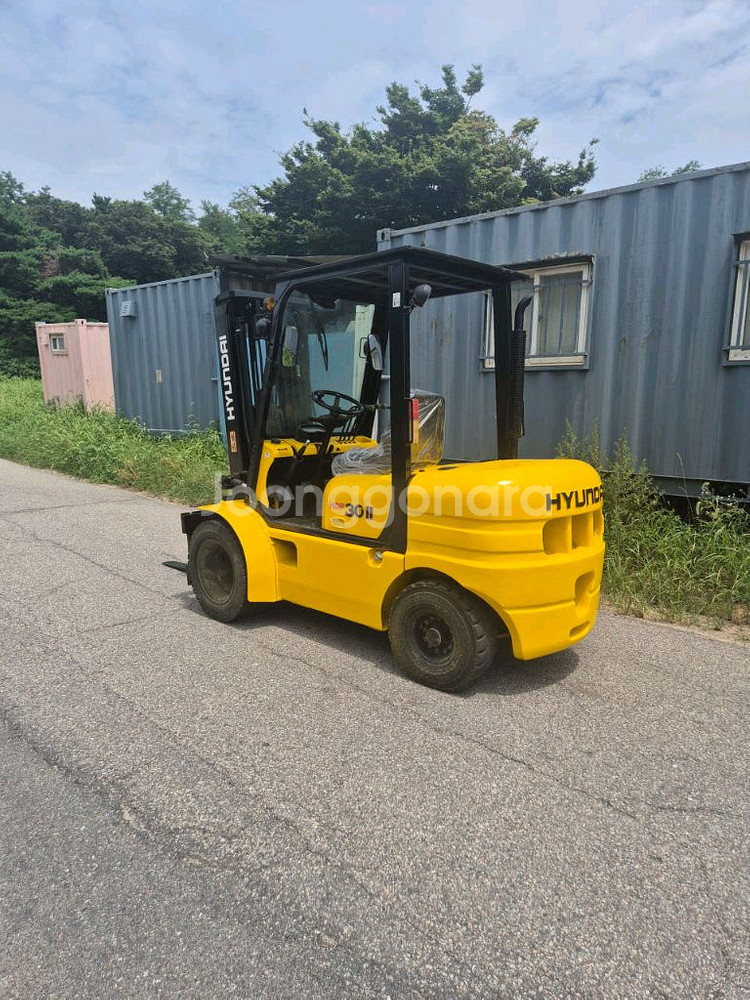현대지게차 HDF-30 3톤 3단 4스풀--1