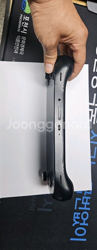 아야네오 2s 7840u 32G + 4T 판매합니다.--4