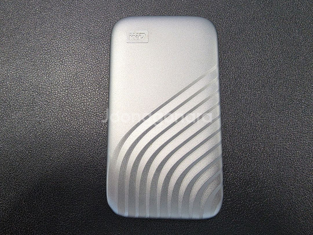 WD My Passport 외장 휴대용 SSD 4TB--3