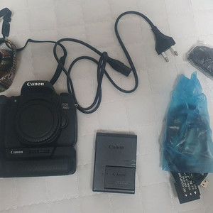 캐논 760d 바디 + 세로그립 팝니다