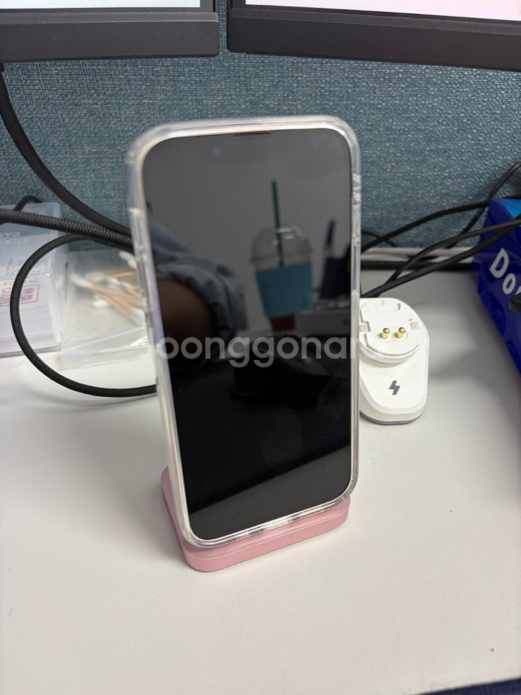 애플 라이트닝 충전독 팝니다.--2